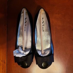 Nina Girl's Pegasus Black Patent Flats 3.5W